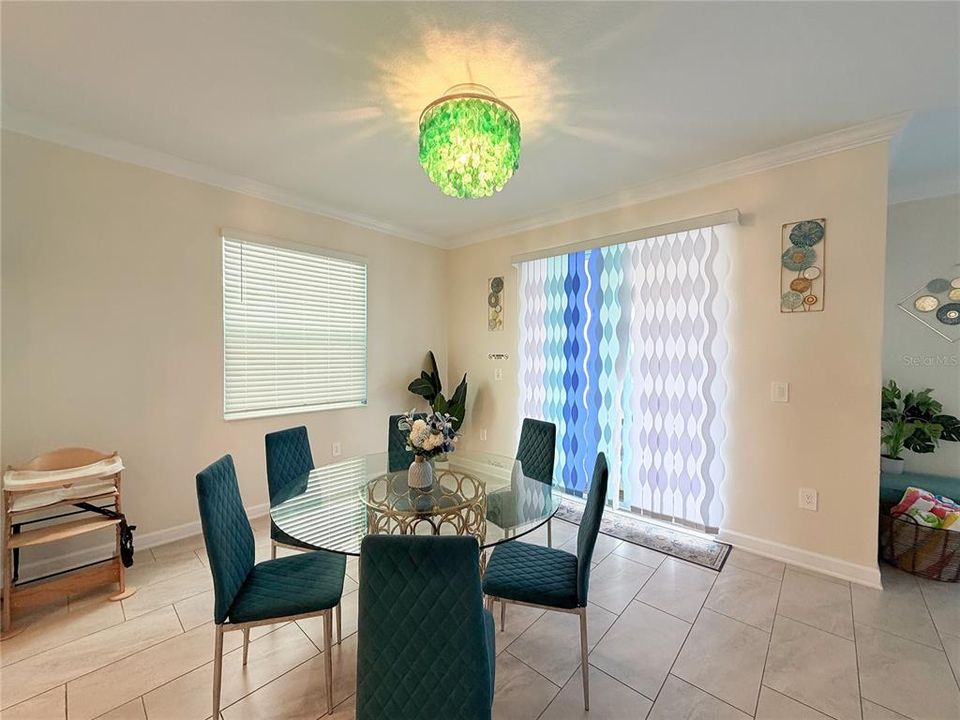 For Sale: $589,000 (6 beds, 5 baths, 3291 Square Feet)
