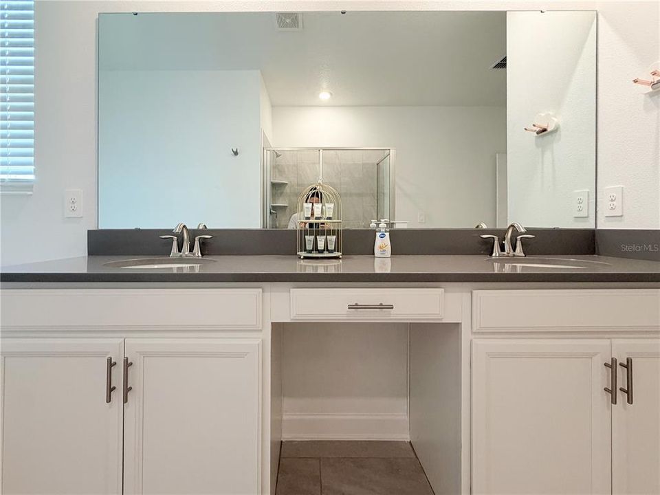 For Sale: $589,000 (6 beds, 5 baths, 3291 Square Feet)