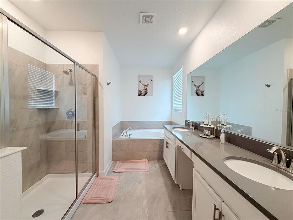 For Sale: $589,000 (6 beds, 5 baths, 3291 Square Feet)