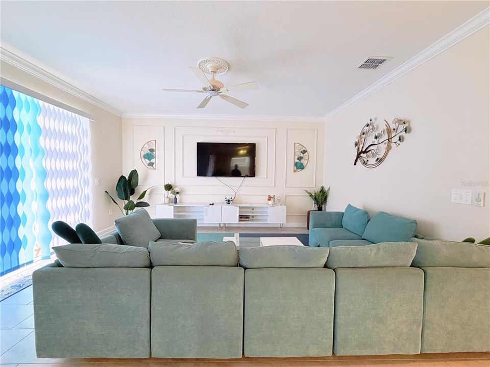 For Sale: $589,000 (6 beds, 5 baths, 3291 Square Feet)