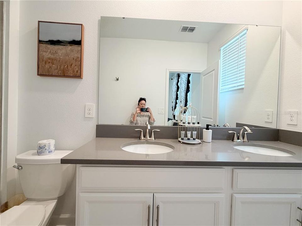 For Sale: $589,000 (6 beds, 5 baths, 3291 Square Feet)