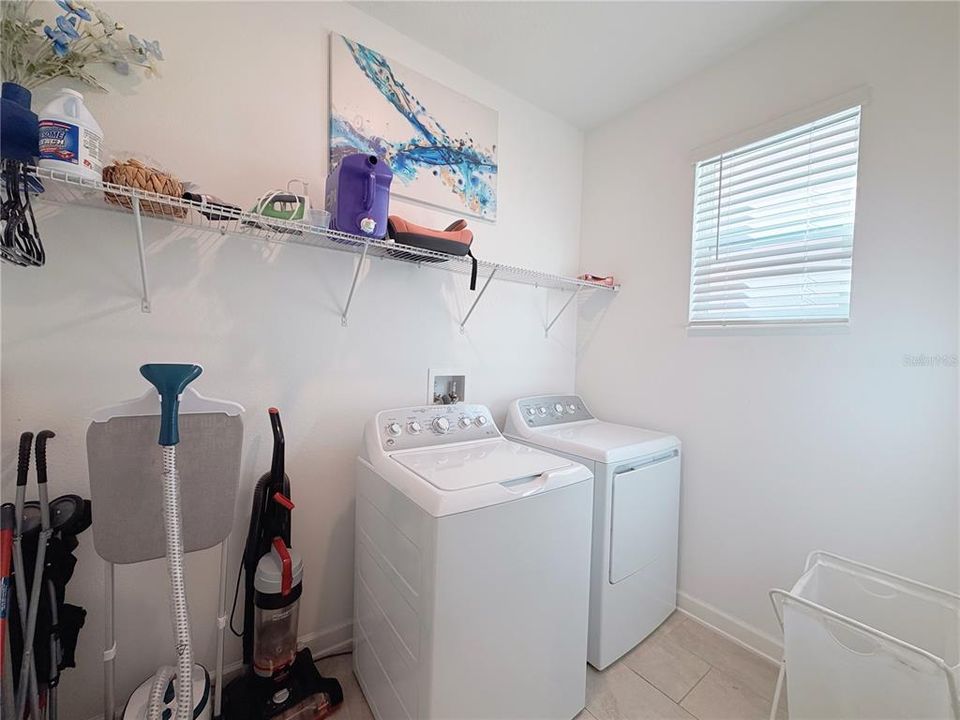 For Sale: $589,000 (6 beds, 5 baths, 3291 Square Feet)