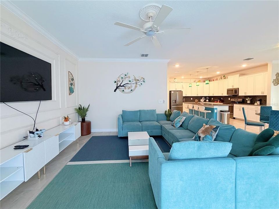 For Sale: $589,000 (6 beds, 5 baths, 3291 Square Feet)