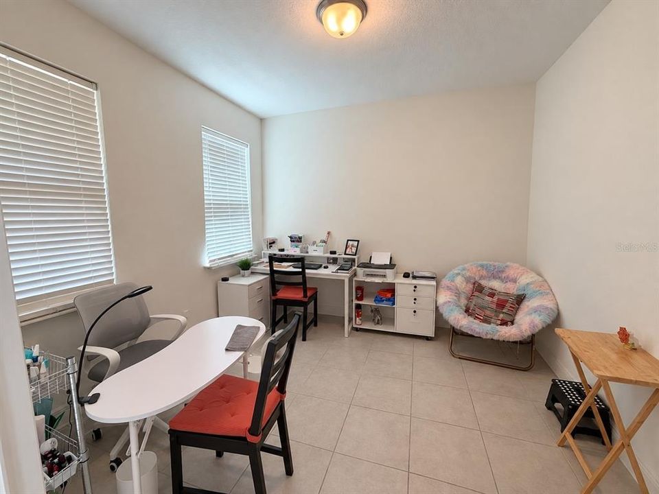 For Sale: $429,900 (3 beds, 2 baths, 1937 Square Feet)