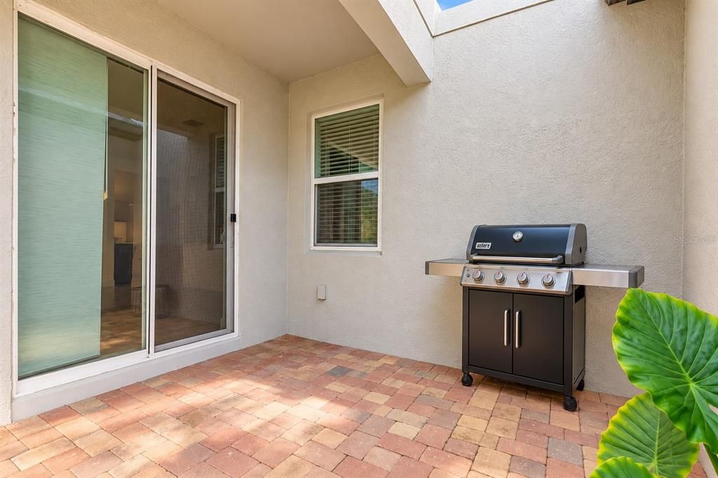 For Sale: $429,900 (3 beds, 2 baths, 1937 Square Feet)