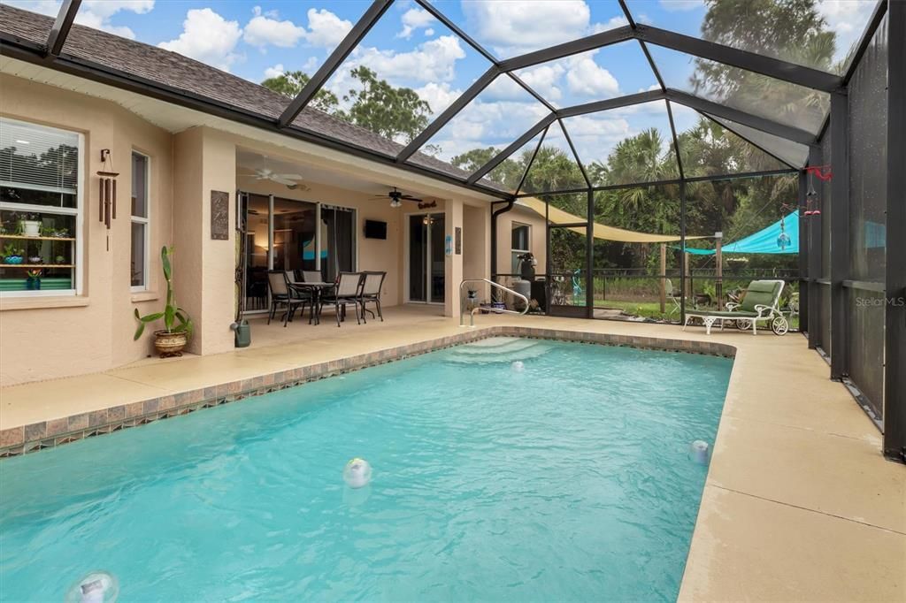 For Sale: $375,000 (3 beds, 2 baths, 1724 Square Feet)