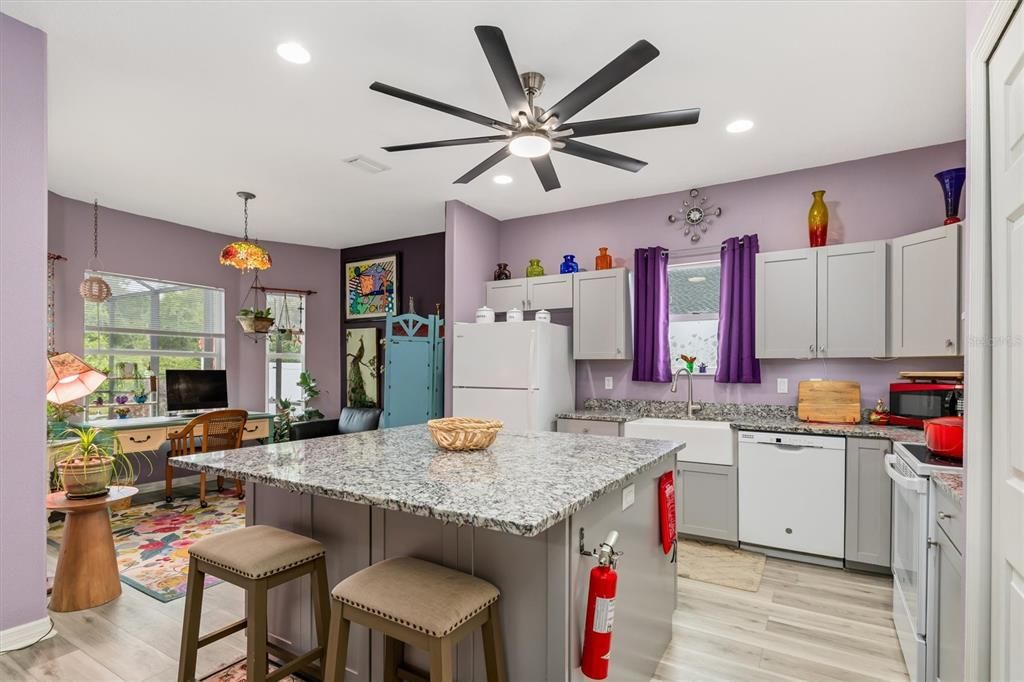 For Sale: $375,000 (3 beds, 2 baths, 1724 Square Feet)