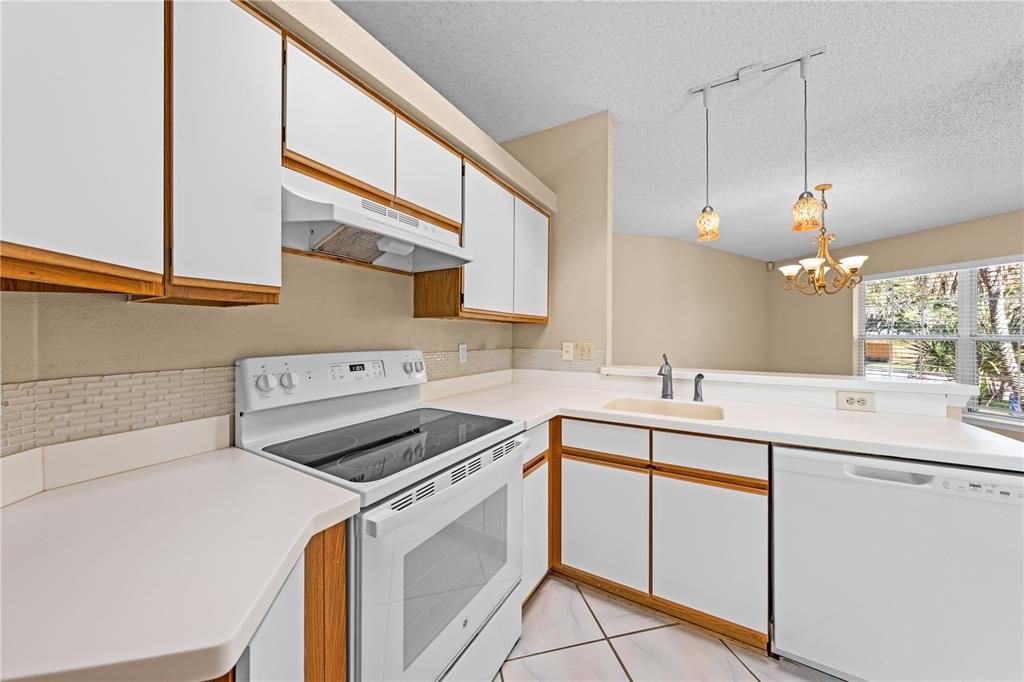 En Venta: $349,000 (3 camas, 2 baños, 1406 Pies cuadrados)