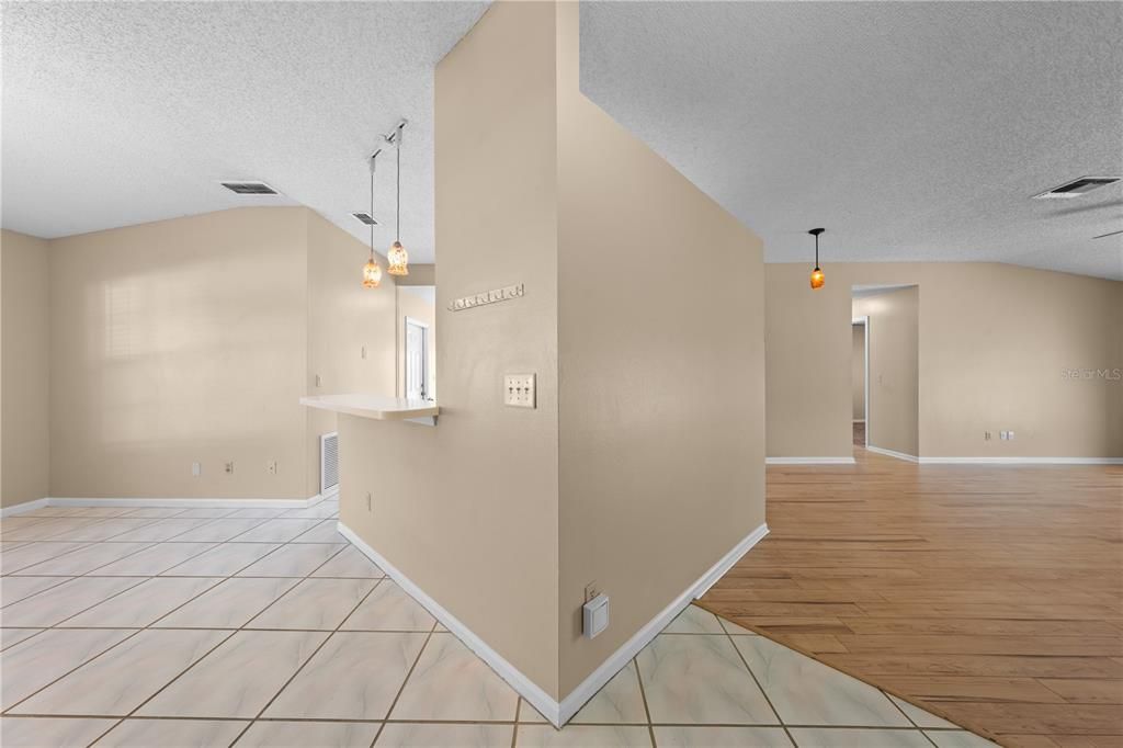 En Venta: $349,000 (3 camas, 2 baños, 1406 Pies cuadrados)