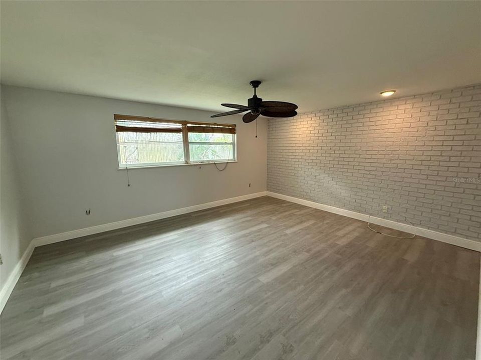 For Sale: $395,000 (3 beds, 1 baths, 1124 Square Feet)