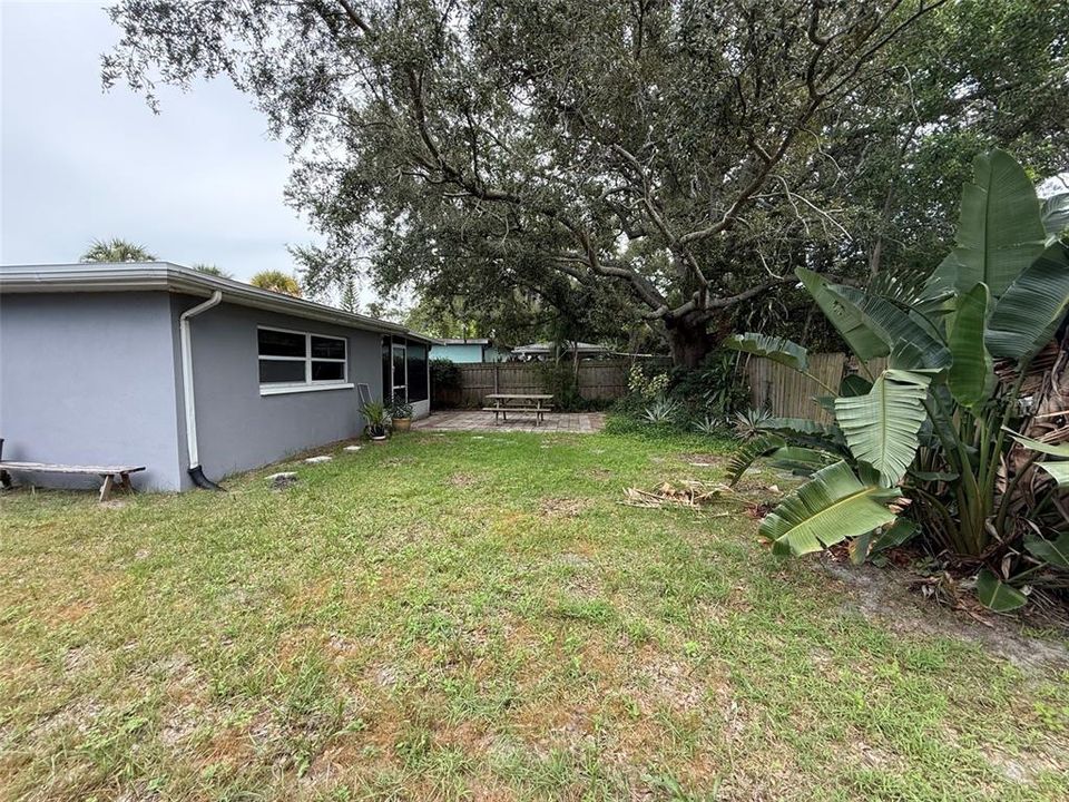 For Sale: $395,000 (3 beds, 1 baths, 1124 Square Feet)