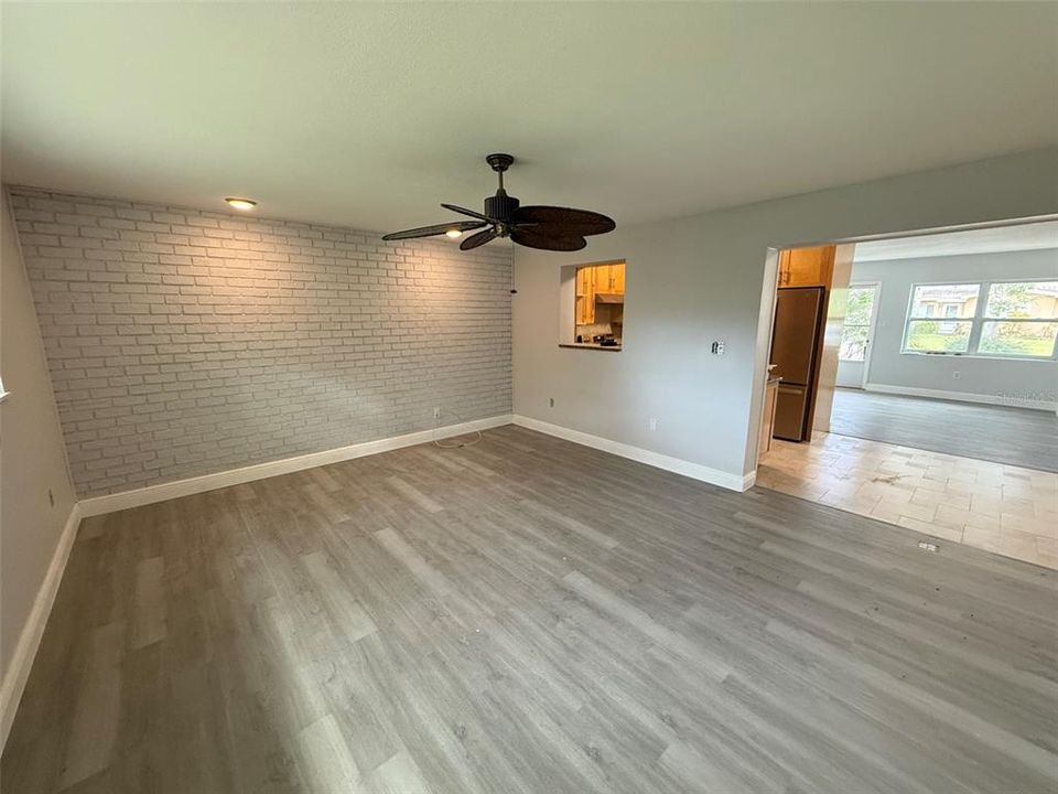 For Sale: $395,000 (3 beds, 1 baths, 1124 Square Feet)