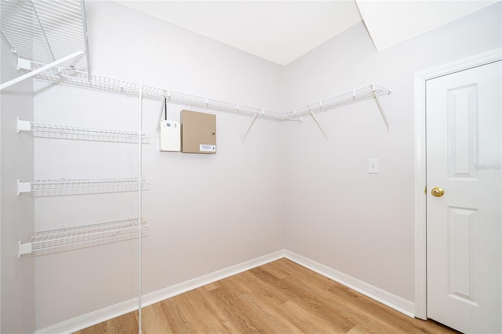 For Rent: $3,600 (5 beds, 4 baths, 2317 Square Feet)