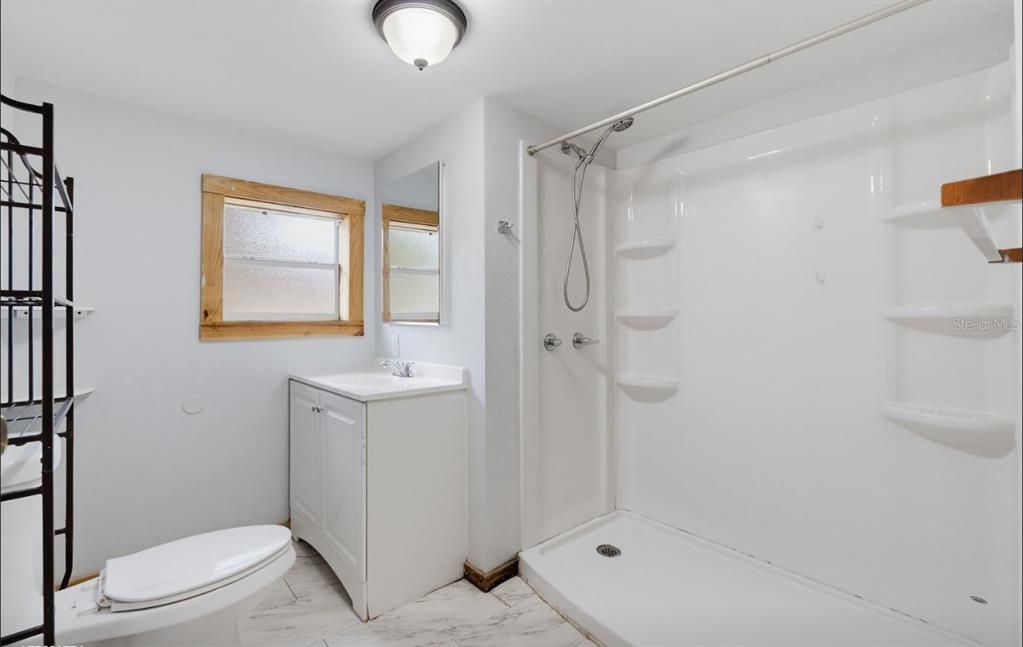 На продажу: $239,000 (4 спален, 2 ванн, 1464 Квадратных фут)
