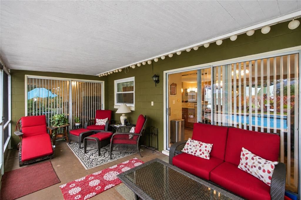 En Venta: $489,900 (4 camas, 2 baños, 1576 Pies cuadrados)
