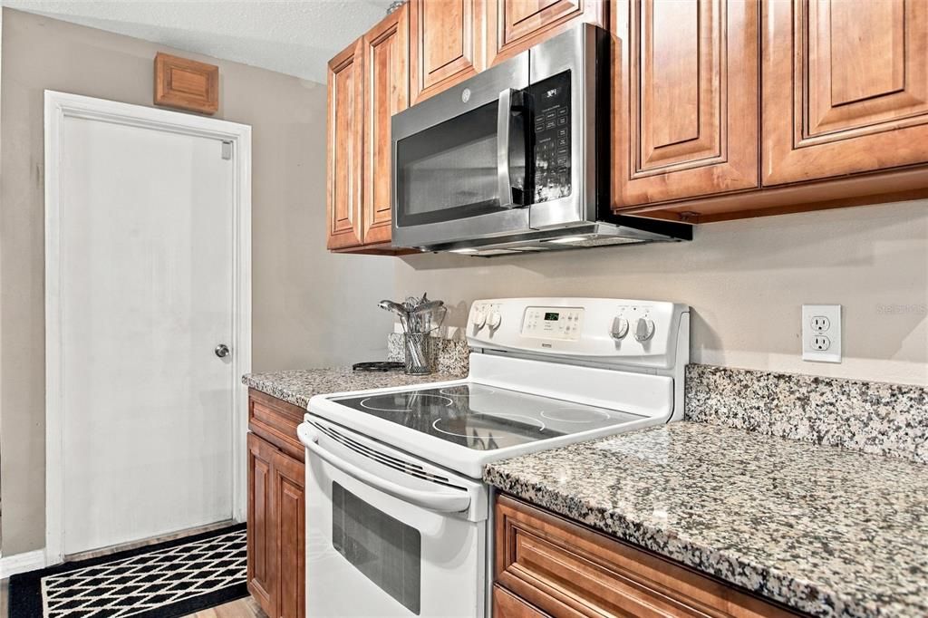 En Venta: $489,900 (4 camas, 2 baños, 1576 Pies cuadrados)