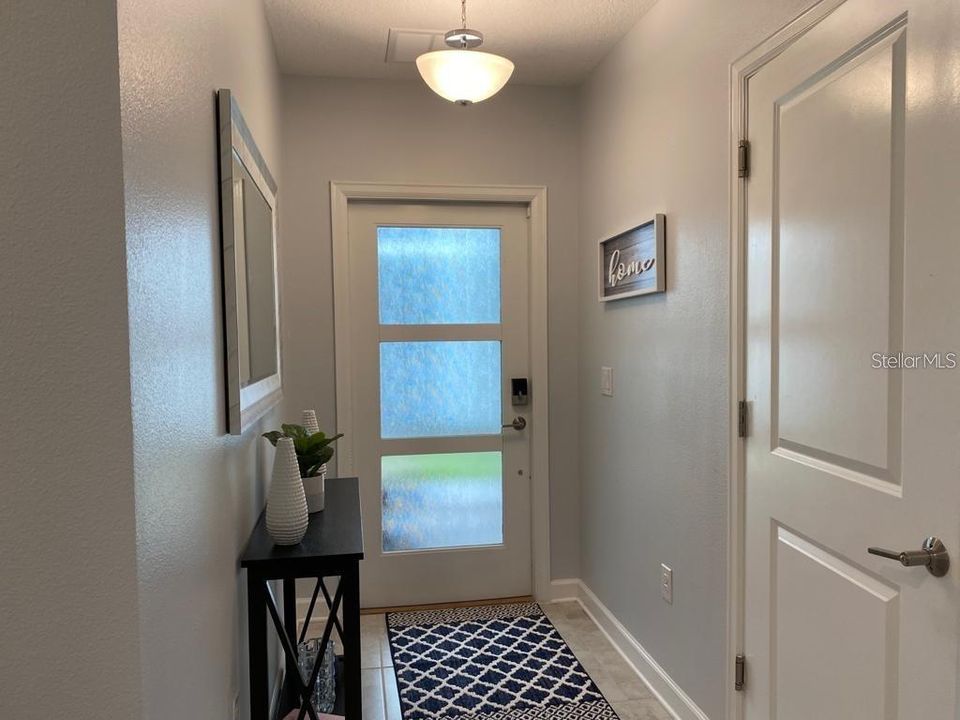 For Rent: $2,100 (2 beds, 2 baths, 1388 Square Feet)