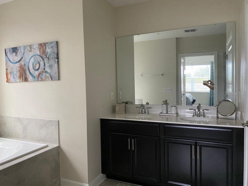 For Rent: $2,100 (2 beds, 2 baths, 1388 Square Feet)