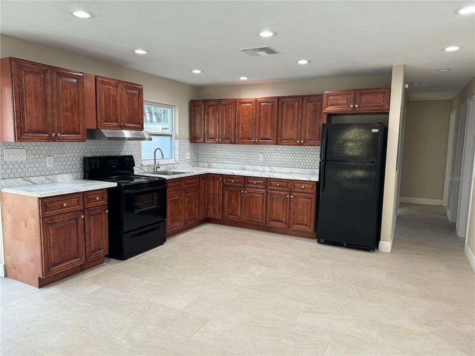 For Rent: $2,095 (3 beds, 2 baths, 1266 Square Feet)