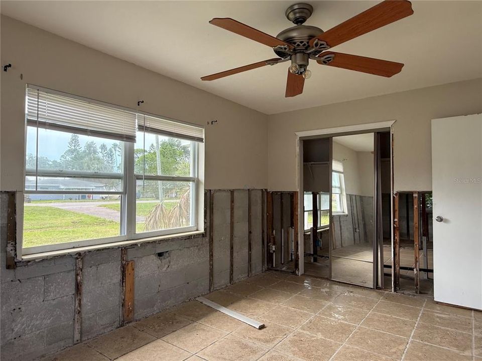 For Sale: $185,000 (2 beds, 1 baths, 1164 Square Feet)