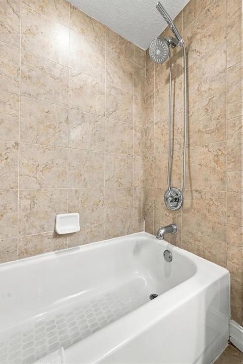 For Sale: $500,000 (2 beds, 2 baths, 914 Square Feet)