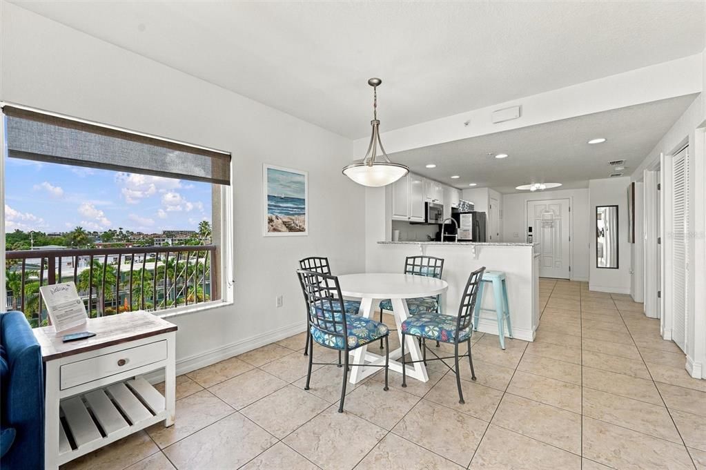 For Sale: $500,000 (2 beds, 2 baths, 914 Square Feet)