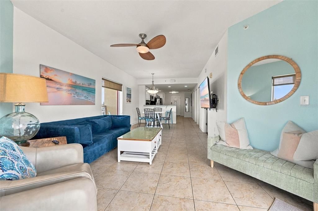 For Sale: $500,000 (2 beds, 2 baths, 914 Square Feet)