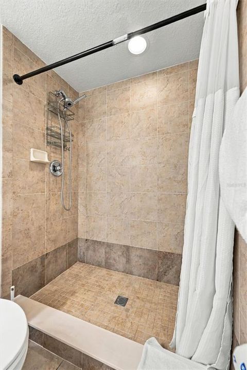 For Sale: $500,000 (2 beds, 2 baths, 914 Square Feet)