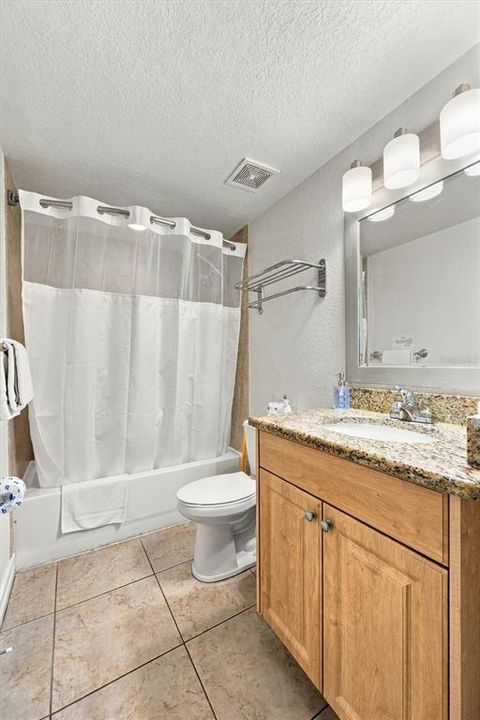 For Sale: $500,000 (2 beds, 2 baths, 914 Square Feet)