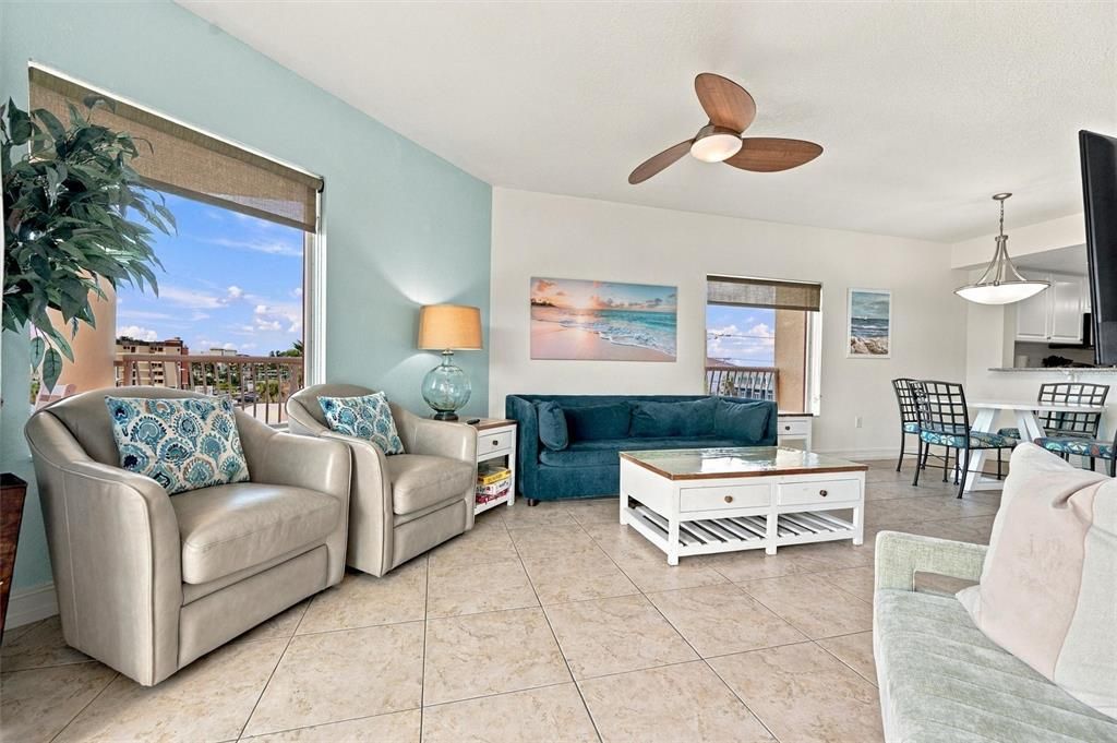 For Sale: $500,000 (2 beds, 2 baths, 914 Square Feet)