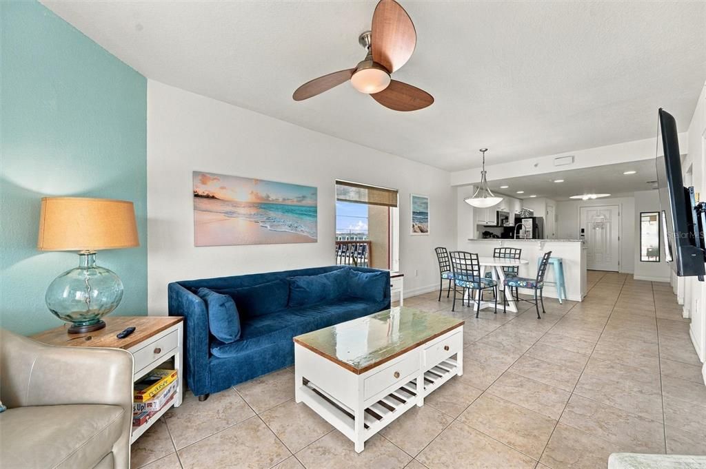 For Sale: $500,000 (2 beds, 2 baths, 914 Square Feet)