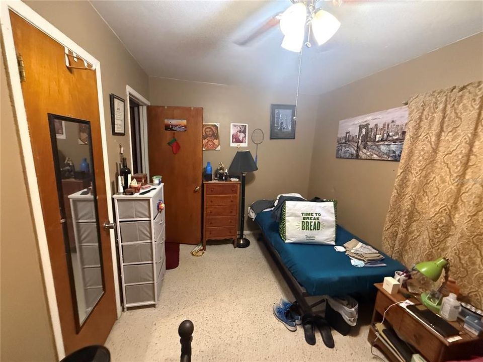 For Sale: $399,000 (3 beds, 1 baths, 975 Square Feet)
