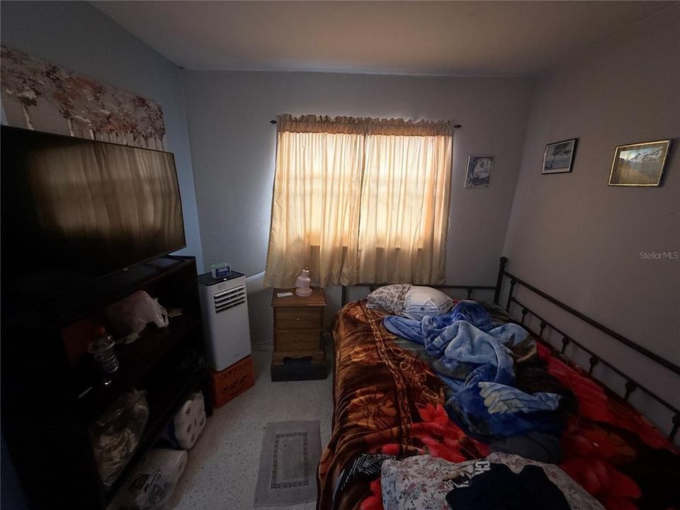 For Sale: $399,000 (3 beds, 1 baths, 975 Square Feet)