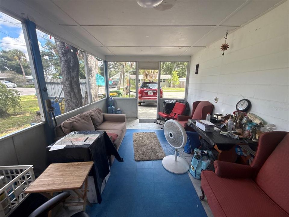 For Sale: $399,000 (3 beds, 1 baths, 975 Square Feet)