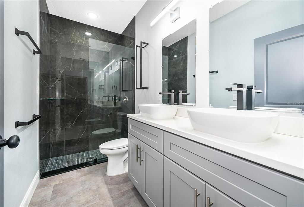 For Rent: $2,200 (2 beds, 2 baths, 1186 Square Feet)