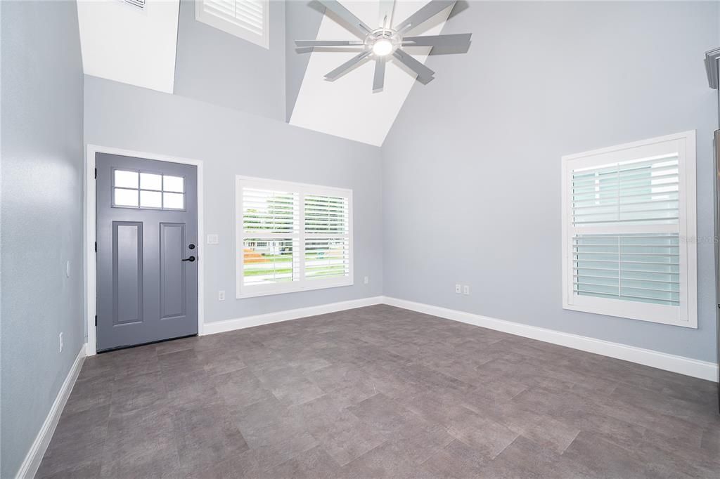For Rent: $2,200 (2 beds, 2 baths, 1186 Square Feet)
