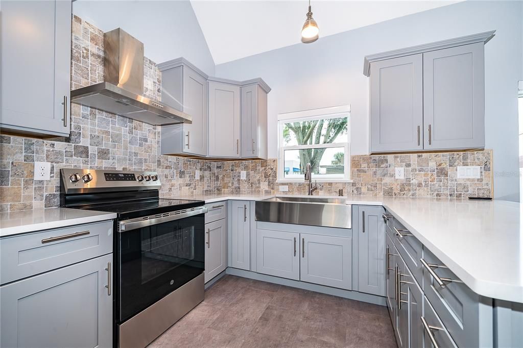 For Rent: $2,200 (2 beds, 2 baths, 1186 Square Feet)