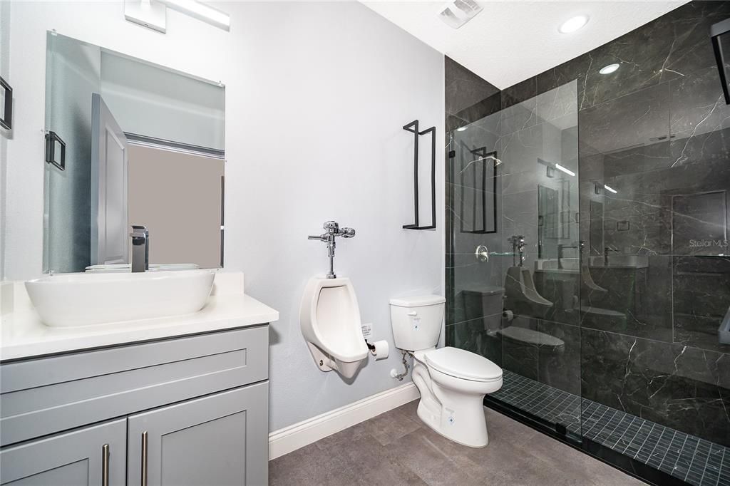 For Rent: $2,200 (2 beds, 2 baths, 1186 Square Feet)
