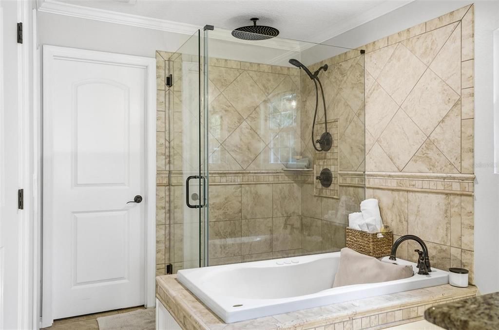 En Venta: $1,200,000 (4 camas, 2 baños, 2312 Pies cuadrados)