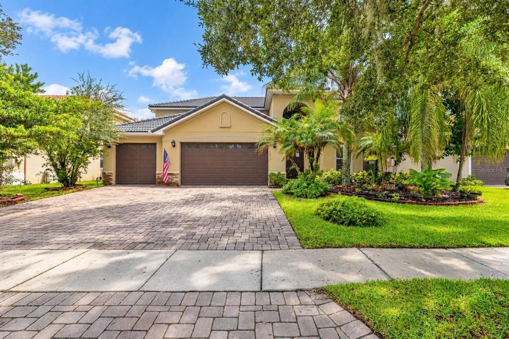 For Sale: $629,000 (4 beds, 3 baths, 3586 Square Feet)