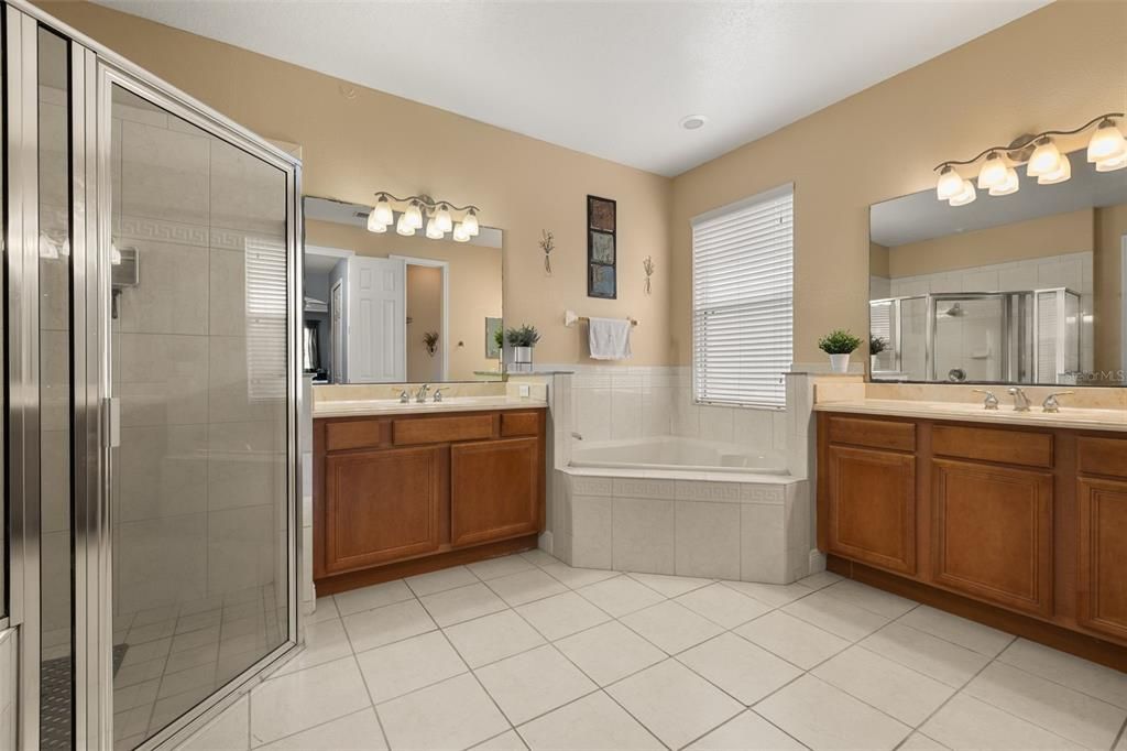 For Sale: $629,000 (4 beds, 3 baths, 3586 Square Feet)