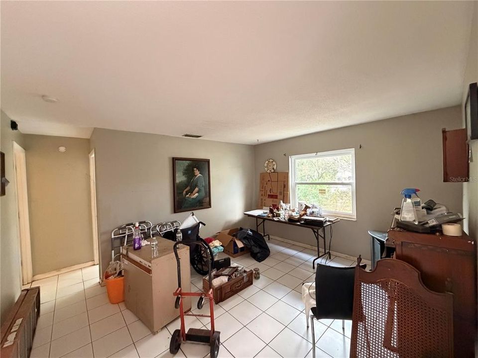 For Sale: $339,000 (4 beds, 2 baths, 1611 Square Feet)