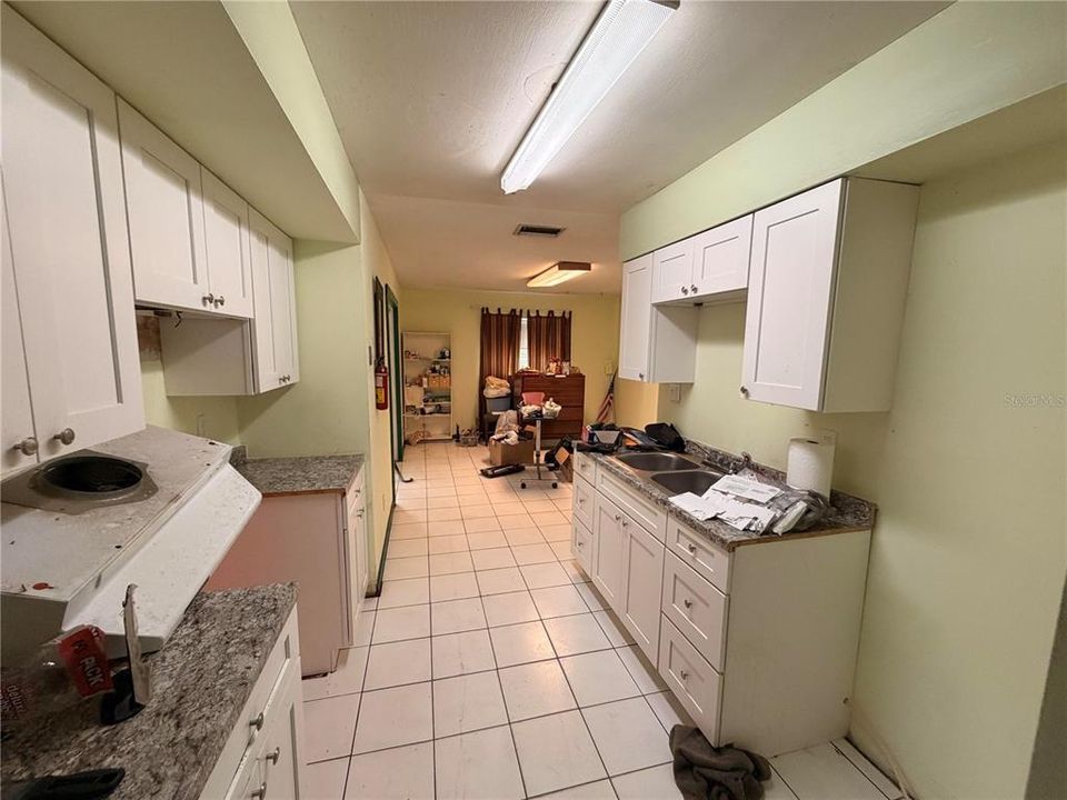 For Sale: $339,000 (4 beds, 2 baths, 1611 Square Feet)