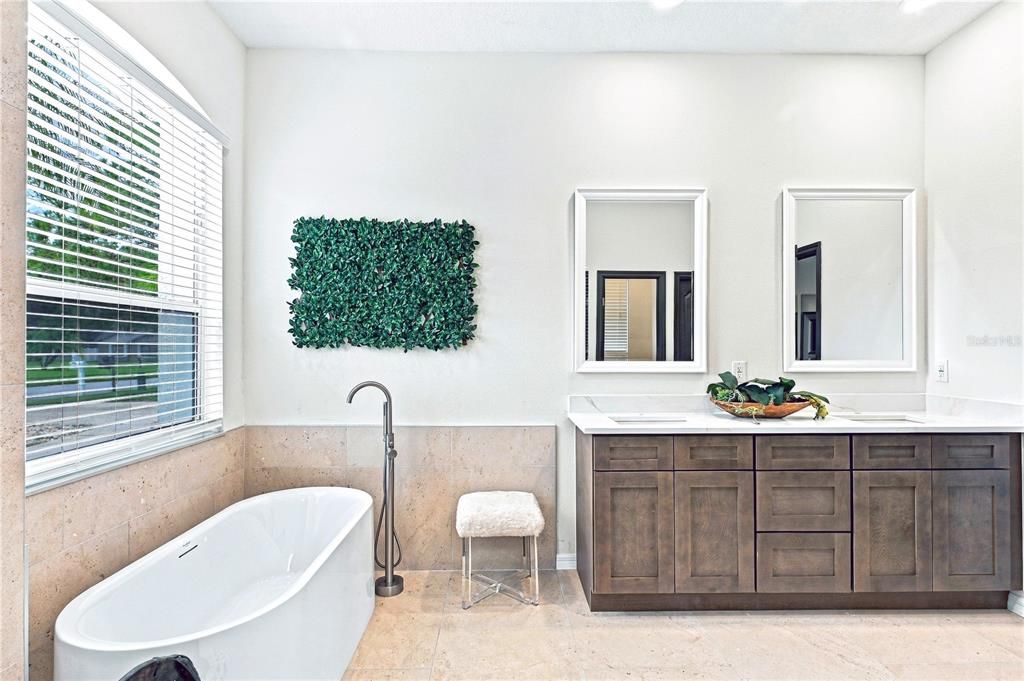 For Sale: $599,900 (4 beds, 2 baths, 2110 Square Feet)
