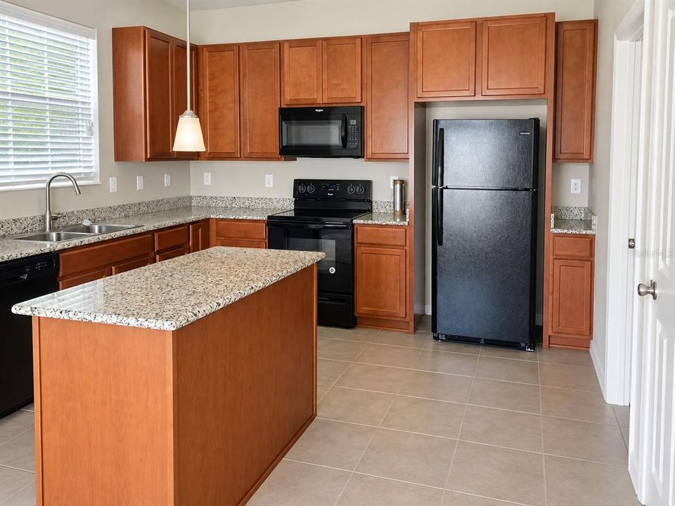 For Rent: $2,065 (4 beds, 2 baths, 1825 Square Feet)