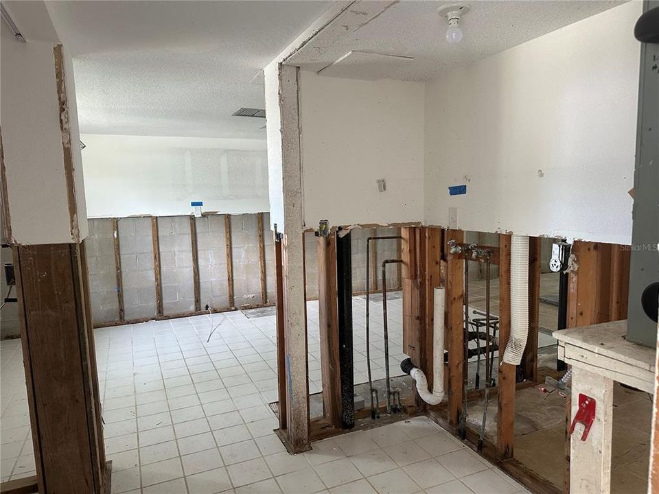 На продажу: $120,000 (2 спален, 2 ванн, 1862 Квадратных фут)