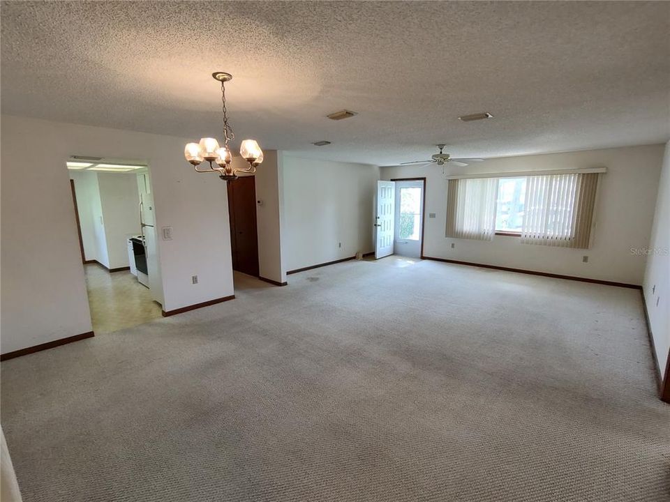 For Sale: $168,500 (2 beds, 2 baths, 1208 Square Feet)