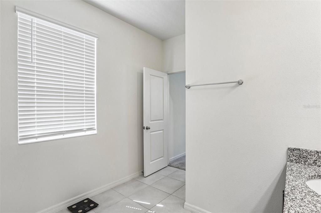 For Sale: $439,000 (4 beds, 3 baths, 2328 Square Feet)