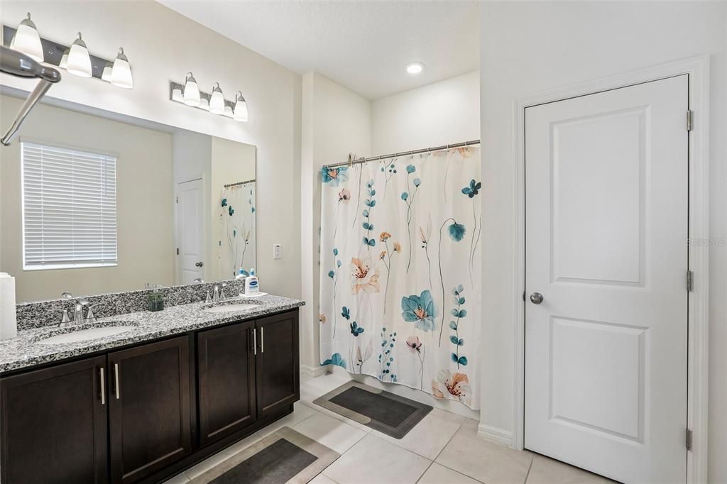 For Sale: $439,000 (4 beds, 3 baths, 2328 Square Feet)