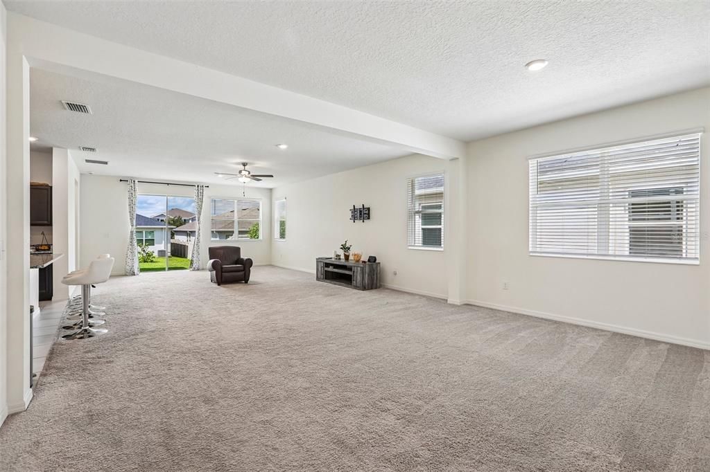 For Sale: $439,000 (4 beds, 3 baths, 2328 Square Feet)